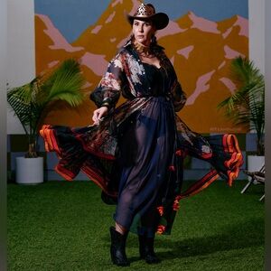 Lucia’s Sarto ♍️ Navy slip long backless gown lace